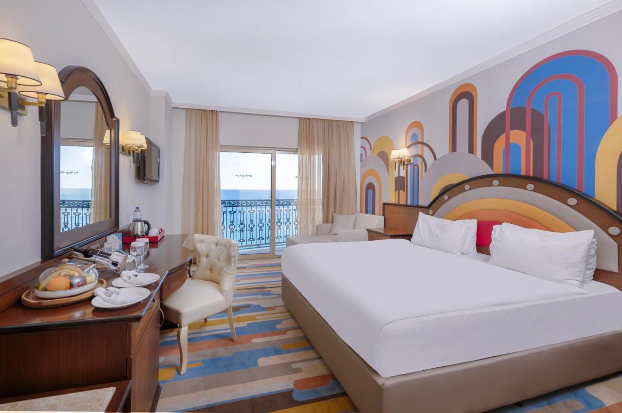 Megasaray Westbeach Antalya - Ultra All Inclusive Bagian luar foto A room at the Hilton Sharm El Sheikh